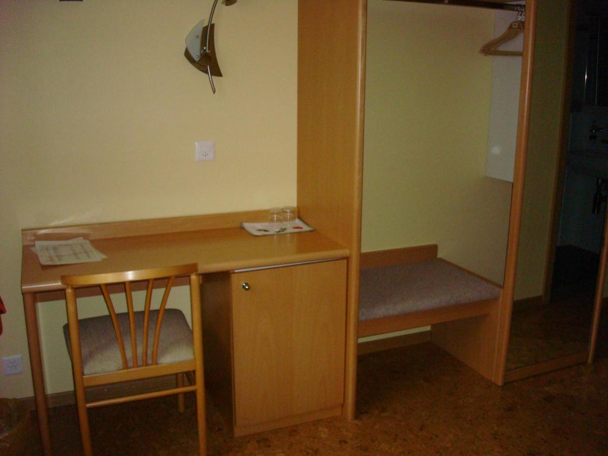 Hotel Gasthof Kreuz Welschenrohr Екстериор снимка
